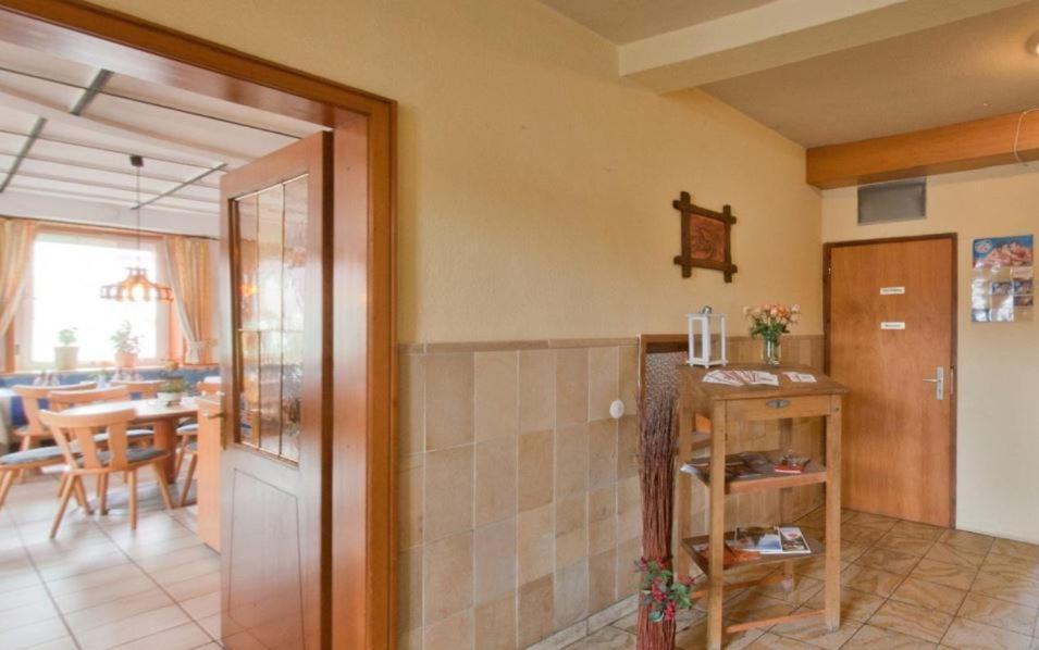 Kreuz! Einfach. Guenstig. Schlafen. Bed & Breakfast Ulm Bagian luar foto