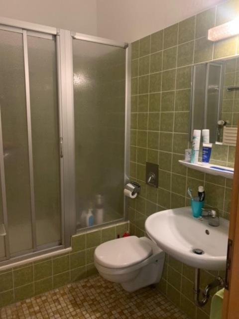 Kreuz! Einfach. Guenstig. Schlafen. Bed & Breakfast Ulm Bagian luar foto
